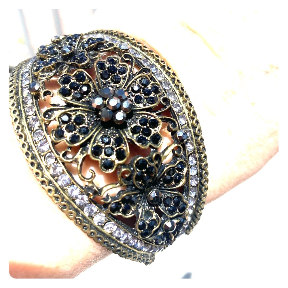 Rhinestone bangle bracelet